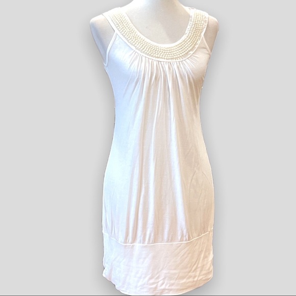 Pearl beaded neckline short sleeve light fabric white top Sz M - Picture 1 of 8